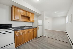 1302 W Albanus St, Unit 1 in Philadelphia, PA - Building Photo
