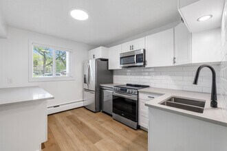 2242-2242 Scarth St in Regina, SK - Building Photo - Building Photo