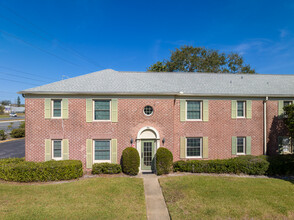 Lake Howell Arms in Casselberry, FL - Building Photo - Building Photo