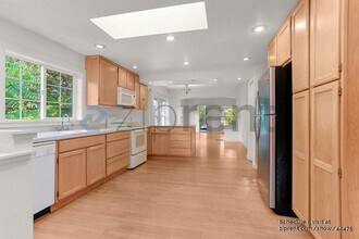 5536 27th Ave NE in Seattle, WA - Building Photo - Building Photo