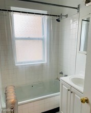 6035 N Winthrop Ave-Unit -# 1 in Chicago, IL - Foto de edificio - Building Photo