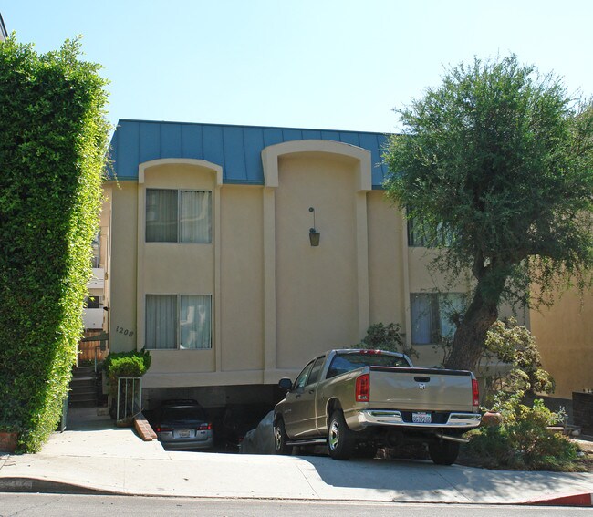 1208 N Olive Dr in West Hollywood, CA - Building Photo - Building Photo