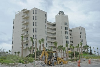 Sans Souci Condominiums in Gulf Breeze, FL - Building Photo - Building Photo