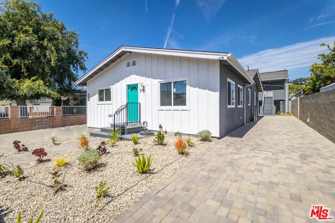 2115 S Longwood Ave, Unit 2115 S. Longwood in Los Angeles, CA - Building Photo