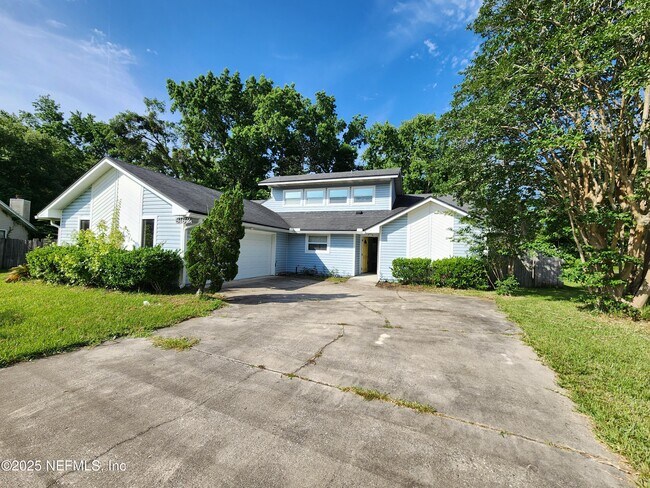 property at 6162 Jamaica Ct