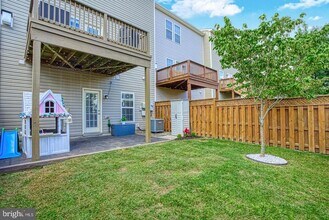 25172 Fluvial Terrace in Aldie, VA - Building Photo - Building Photo