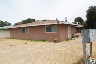 631 Desert Ln in Las Vegas, NV - Building Photo