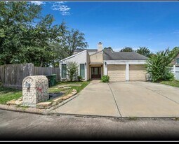 13014 Skymeadow Dr in Houston, TX - Building Photo