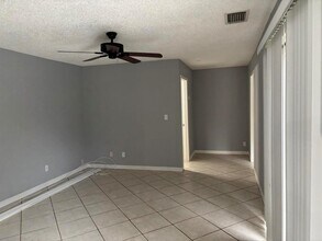 352 Prestwick Cir in Palm Beach Gardens, FL - Building Photo - Building Photo