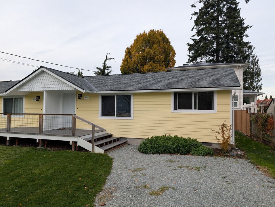 509 E State St in La Conner, WA - Building Photo