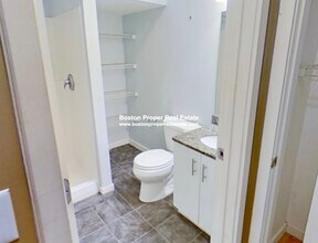 461 Park Dr, Unit 203 in Boston, MA - Building Photo - Building Photo