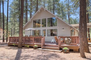 7897 Country Club Dr in Pinetop, AZ - Building Photo
