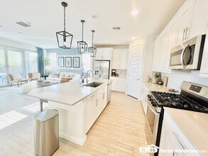 53 E Capricorn Way in Chandler, AZ - Building Photo - Building Photo