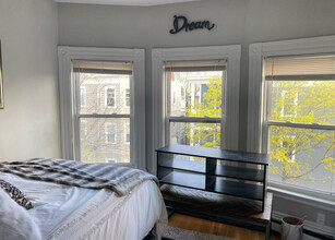 170 L St, Unit 3 in Boston, MA - Building Photo - Building Photo