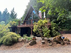 15301 NW Moores Valley Rd in Yamhill, OR - Building Photo