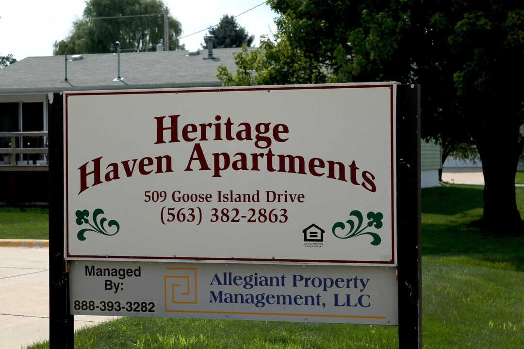 509 Goose Island Dr in Decorah, IA - Building Photo