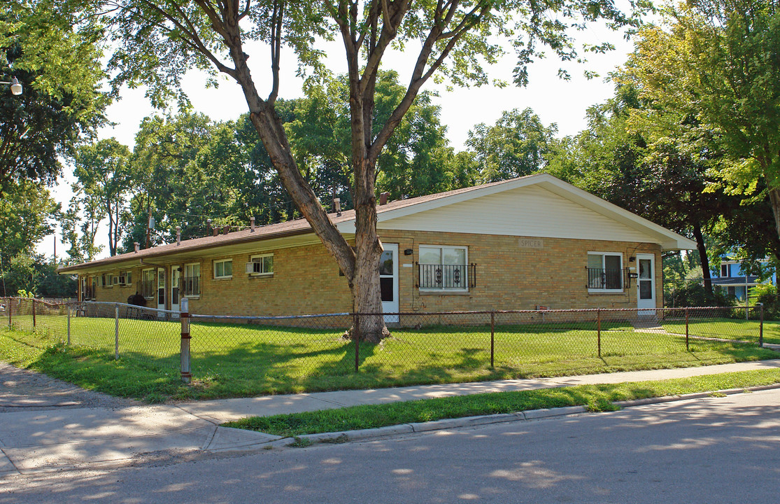 216-218 College St in Dayton, OH - Building Photo