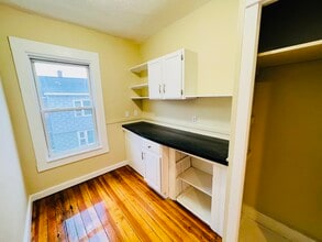 16 Olivine St, Unit #1 in Chicopee, MA - Building Photo - Building Photo