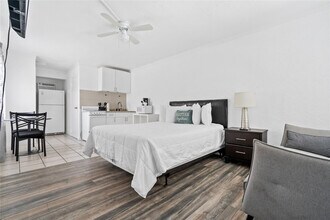 913 NE 18th Ave in Fort Lauderdale, FL - Building Photo - Building Photo