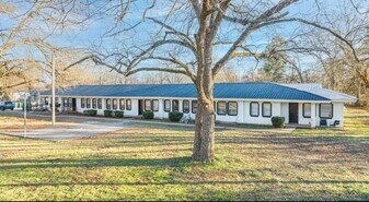 106 S Davis St, Unit 1A in New Boston, TX - Building Photo