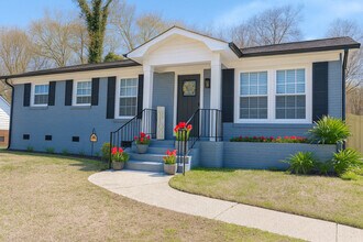 445 Short Hills Dr in Charlotte, NC - Foto de edificio - Building Photo