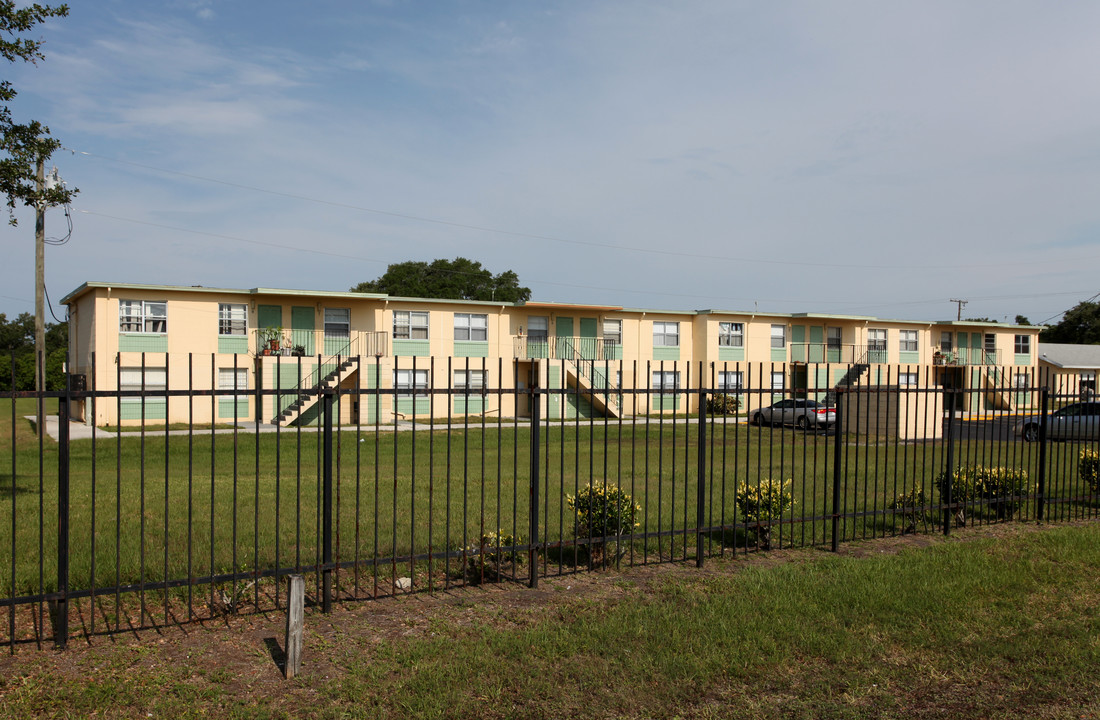 Tropical Manor Apartments in Merritt Island, FL - Building Photo