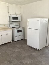 1609 S Avenue C in Portales, NM - Building Photo - Building Photo