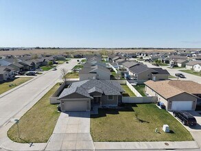 4225 Yarrow Dr in Grand Island, NE - Building Photo - Building Photo