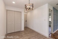 634 Woodburn Dr photo'