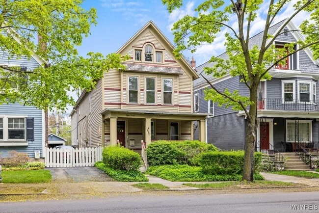 property at 890 W Ferry St