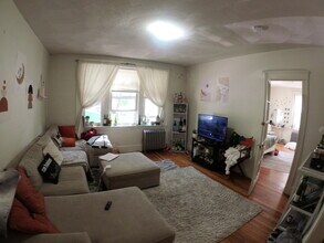 241 Freeman St, Unit 1 in Brookline, MA - Building Photo - Building Photo