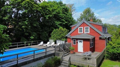 30 Vail Ave in East Quogue, NY - Building Photo - Building Photo