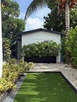2230 NW 6th St in Miami, FL - Building Photo