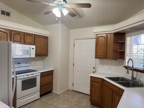 1806 Atlantic Ave in Kingman, AZ - Foto de edificio - Building Photo