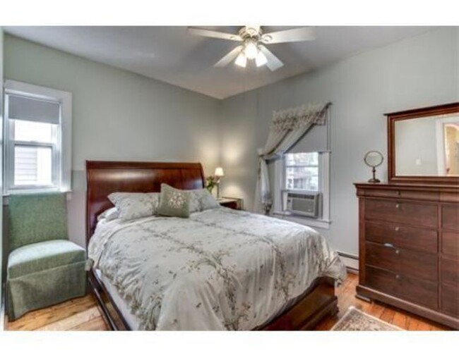 57 Market St, Unit 2 in Cambridge, MA - Foto de edificio - Building Photo