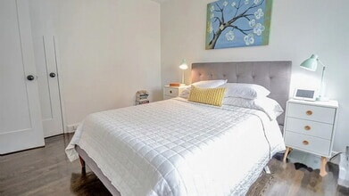 235 W Van Buren St, Unit 1907 in Chicago, IL - Building Photo - Building Photo