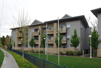 Betty Ann Gardens in San Jose, CA - Foto de edificio - Building Photo