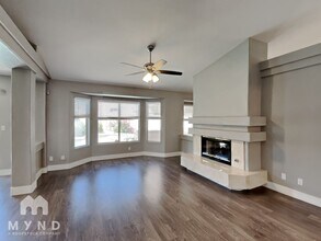 9054 Claretta Dr in Las Vegas, NV - Building Photo - Building Photo