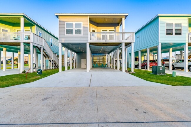 107 Palancar in Rockport, TX - Building Photo - Building Photo