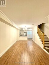 5-TH5 Oakburn Crescent in Toronto, ON - Building Photo - Building Photo