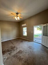 102 Cedar Ln in De Kalb, TX - Building Photo - Building Photo