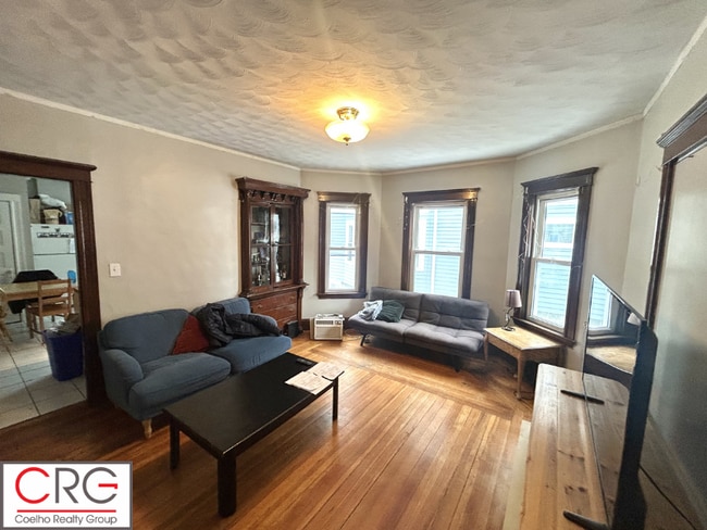 183 College Ave, Unit 1 in Somerville, MA - Building Photo - Building Photo