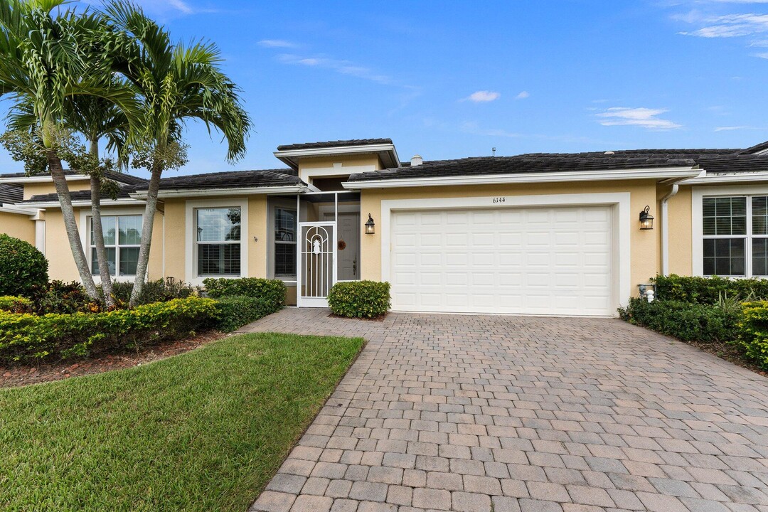 6144 NW Kendra Ln in Port St. Lucie, FL - Building Photo