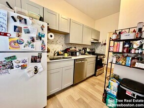 1706 Commonwealth Ave in Boston, MA - Building Photo - Building Photo