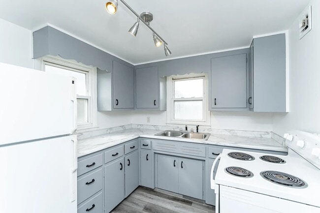 416 State St in West Concord, MN - Foto de edificio - Building Photo