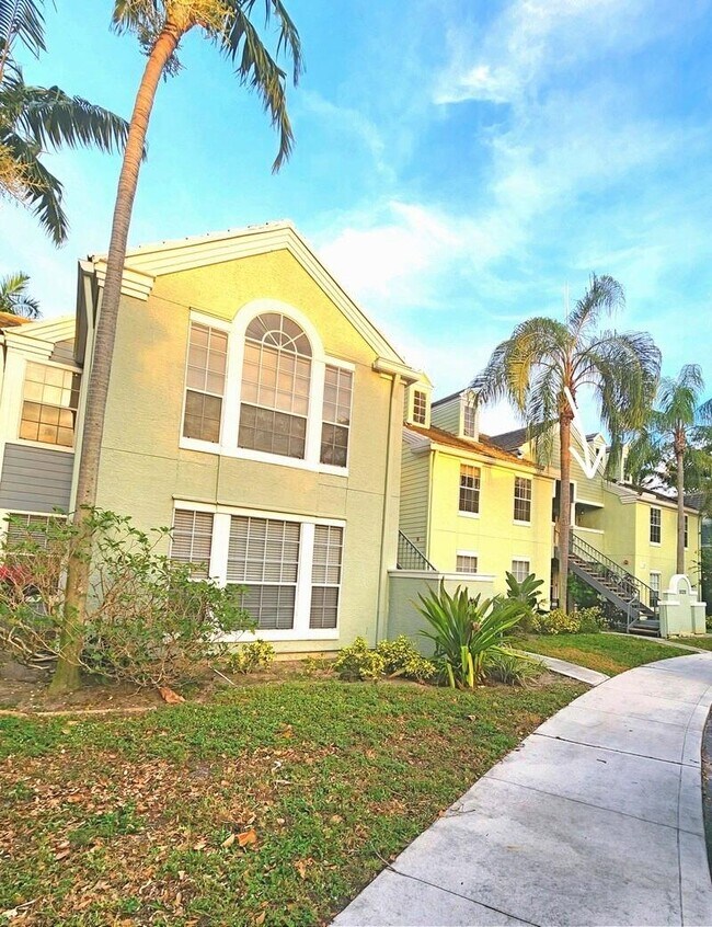 1020 Crystal F Way in Delray Beach, FL - Building Photo - Building Photo