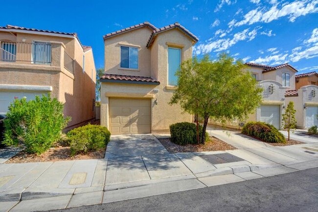 5924 W Santoli Ave in Las Vegas, NV - Building Photo - Building Photo