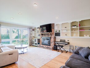 26340 N Walnut Ave in Mundelein, IL - Building Photo - Building Photo