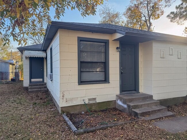 1326 W Shepherd St, Unit 1328 in Denison, TX - Foto de edificio - Building Photo