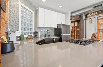 974 N High St in Columbus, OH - Building Photo - Building Photo